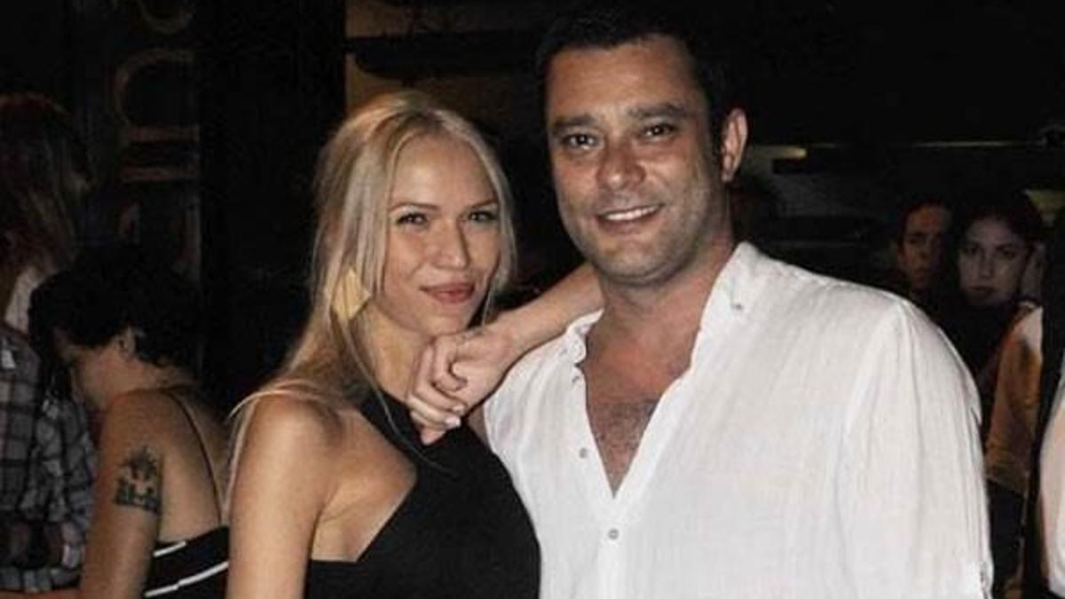 Göğsünü gere gere poz verdi