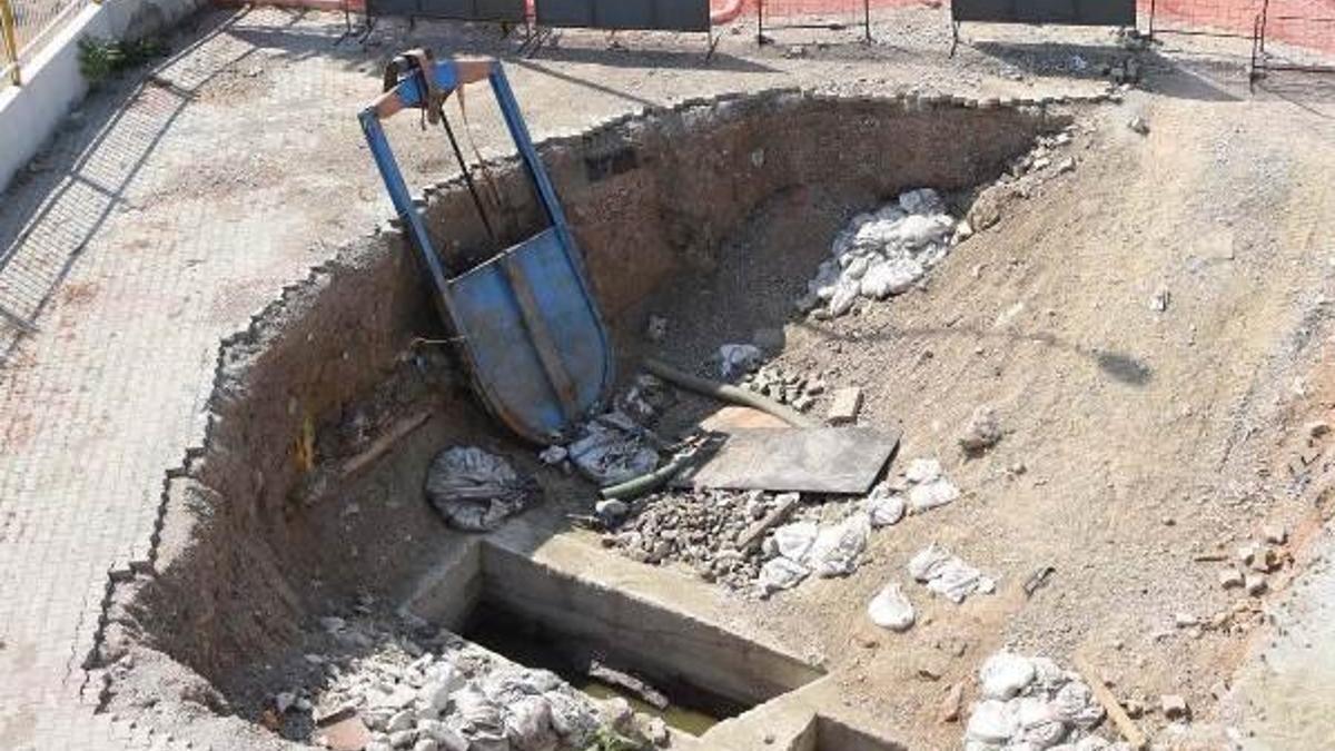 Üst geçitte lağım kokusu