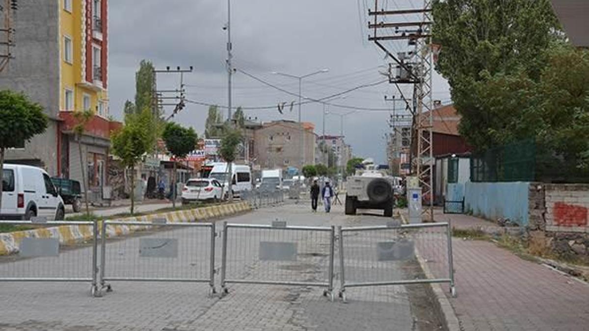 Ağrı’da polis merkezine saldırı