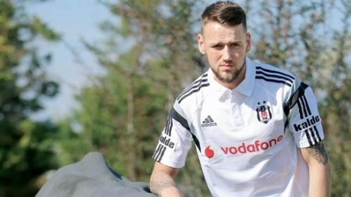 Beşiktaş'ta bir ayrılık daha! Kiralık olarak...