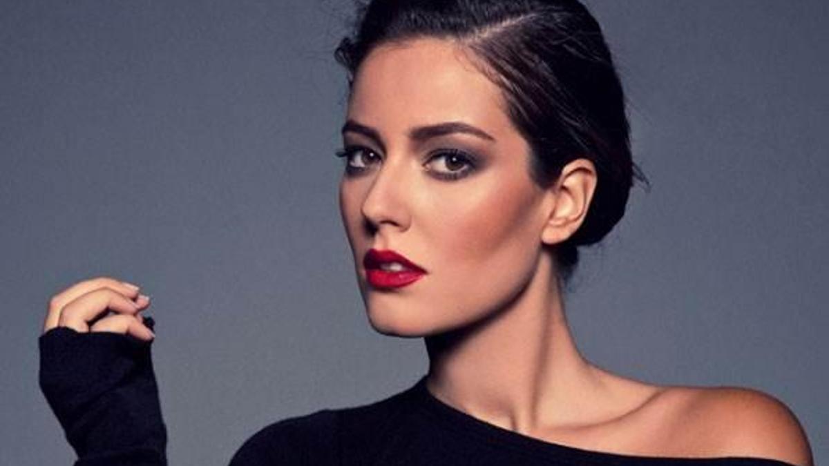Pelin Akil kimdir?