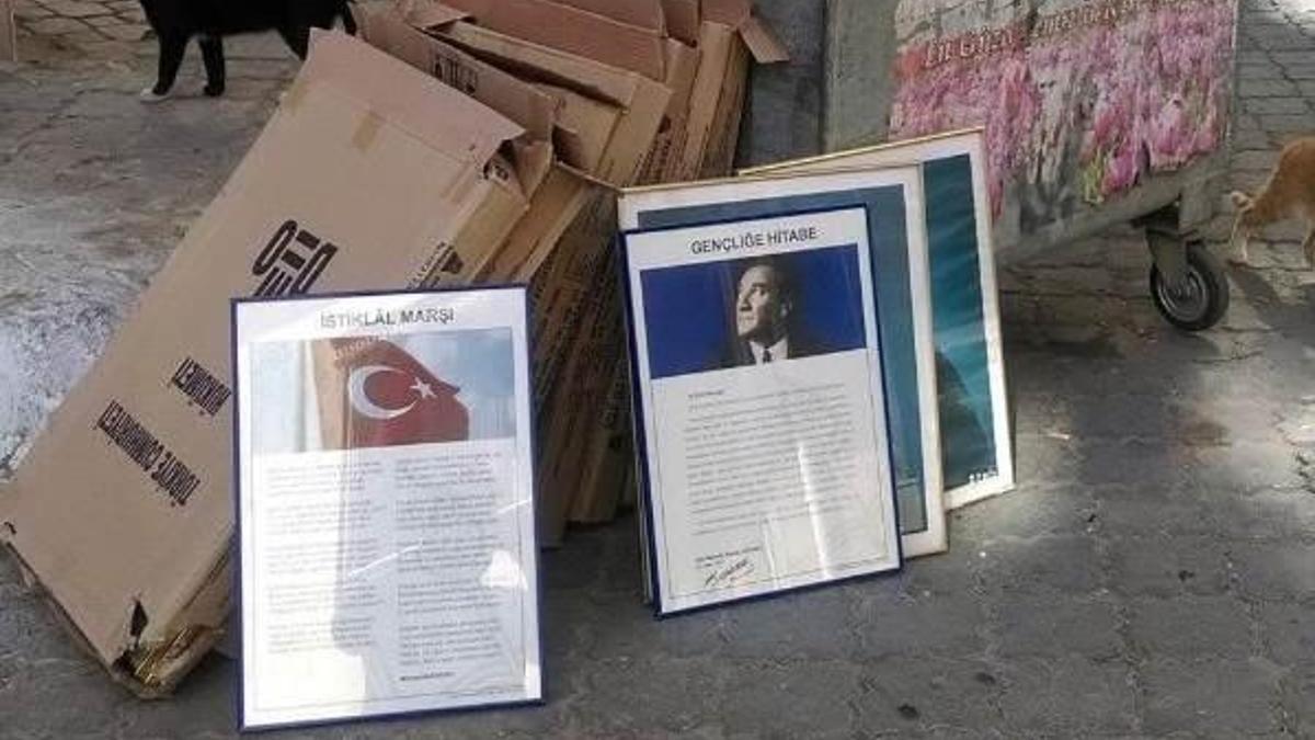 Atatürk’ün posterleri çöpte bulundu
