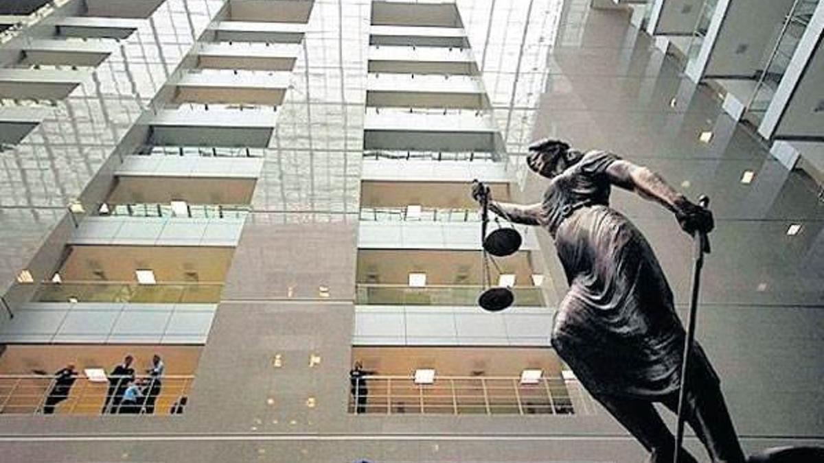 25 adliye personeli Çağlayan'a sevk edildi