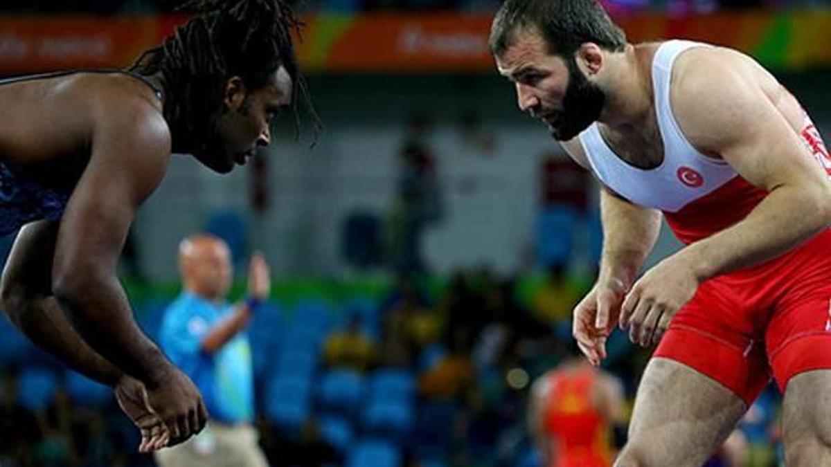 Selim Yaşar yarı finale yükseldi!