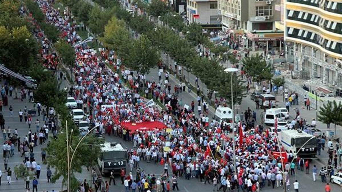 Batman’da 2 bin kişi, terörü yürüyüşle kınadı