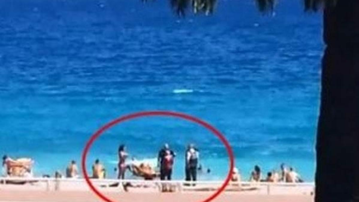 Fransa'da haşemalı kadınlar plajlardan atılıyor