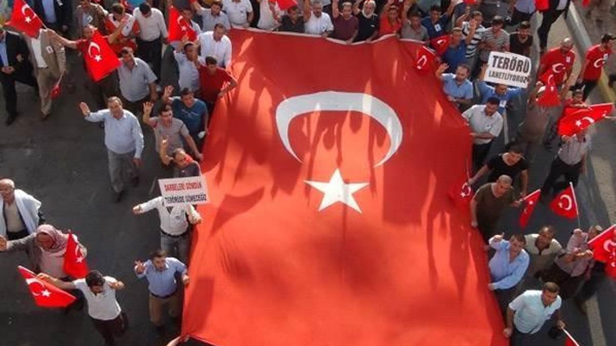 Doğu'da halk teröre karşı sokağa çıktı