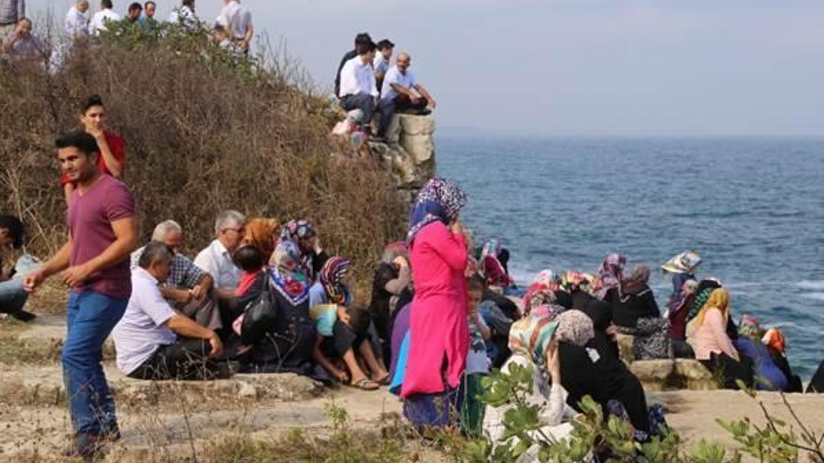 Denizde kaybolan babanın cesedi bulundu, oğlu aranıyor
