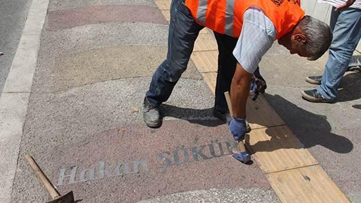 Edirne'de Hakan Şükür’ün ismi kaldırımdan söküldü