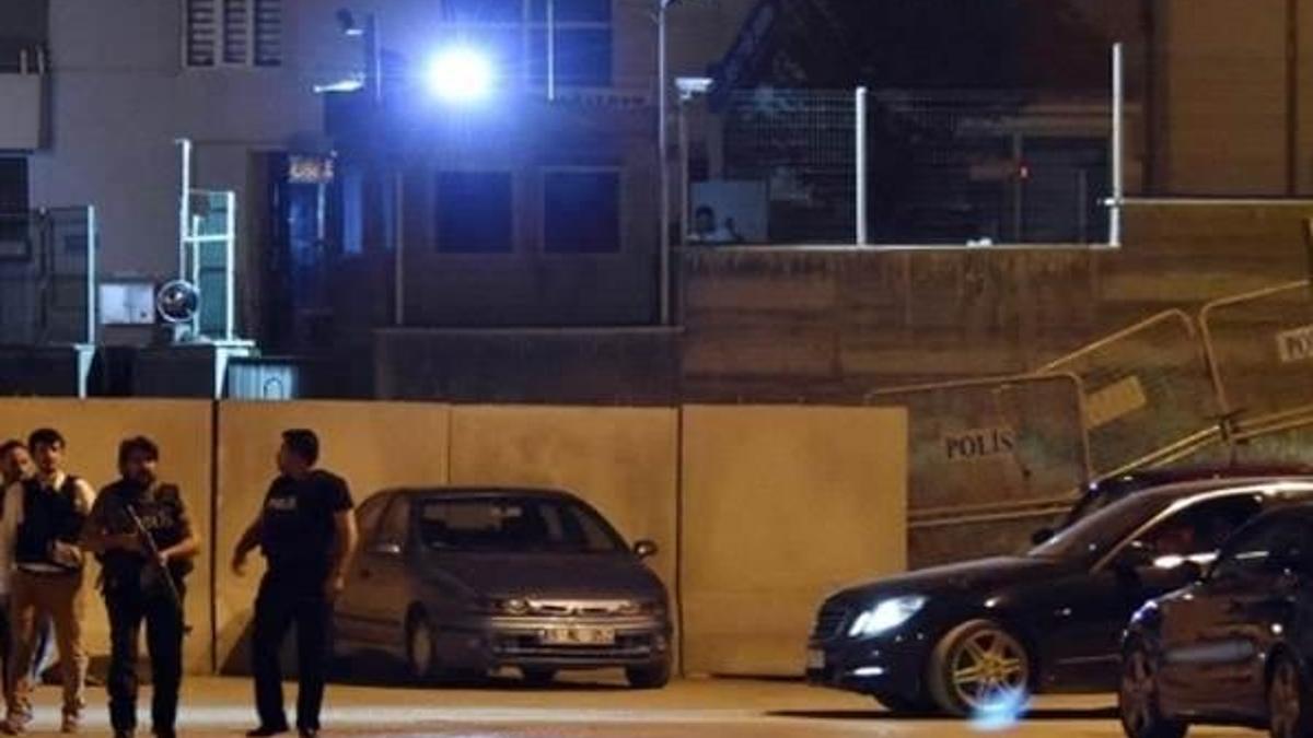 Van'da İlçe Emniyet Müdürlüğü'ne havanlı saldırı!