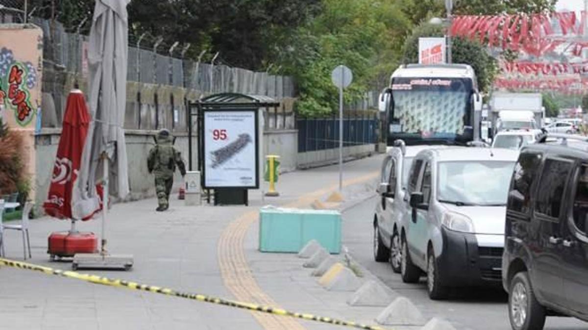 Kasımpaşa Orduevi duvarında şüpheli valiz
