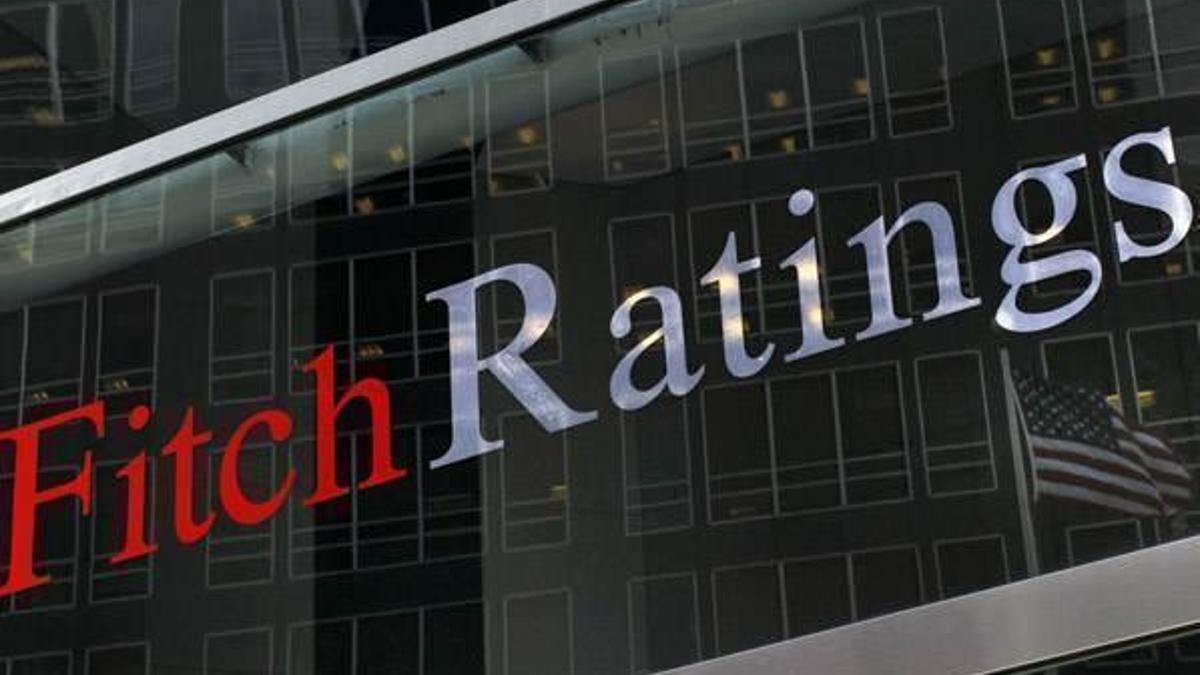 Fitch 15 Türk bankasının kredi notunu düşürdü