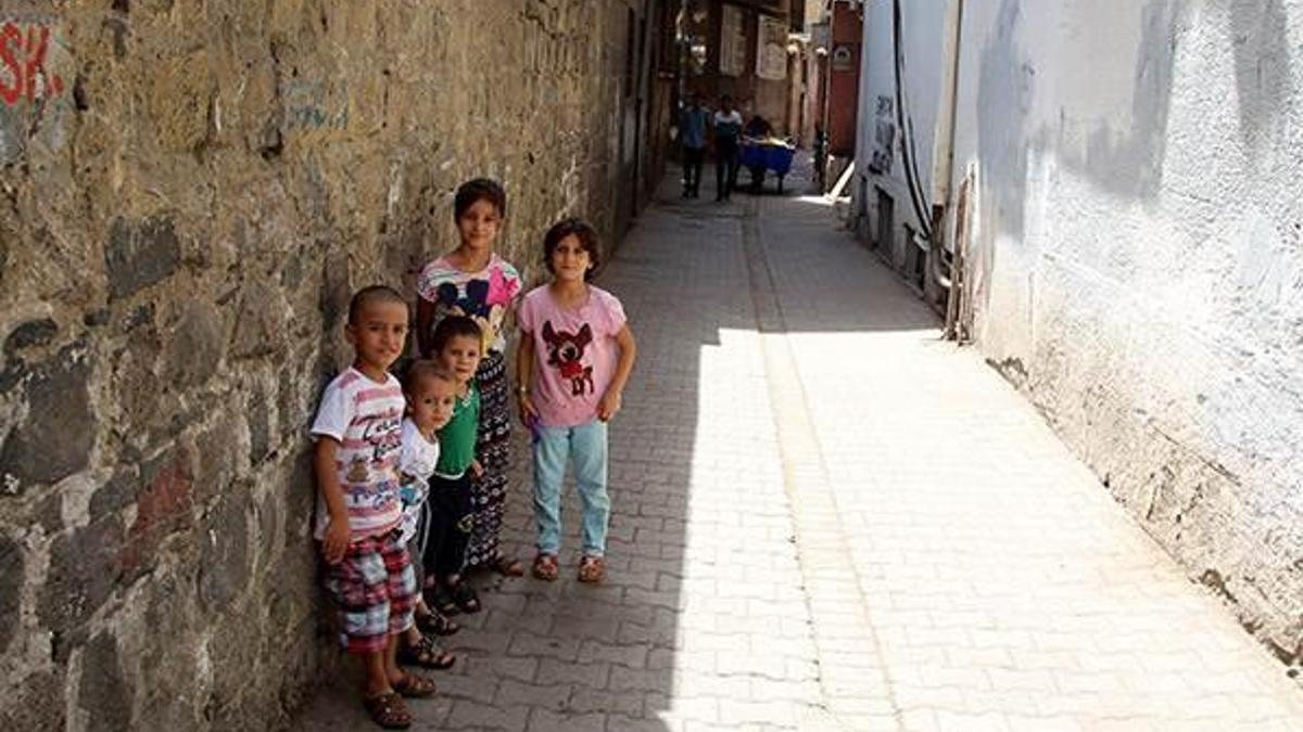 Sur’daki bazı sokaklarda 9 ay sonra yasak kaldırıldı