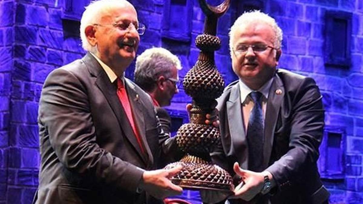 Kahraman: “Che denen eşkıya..."