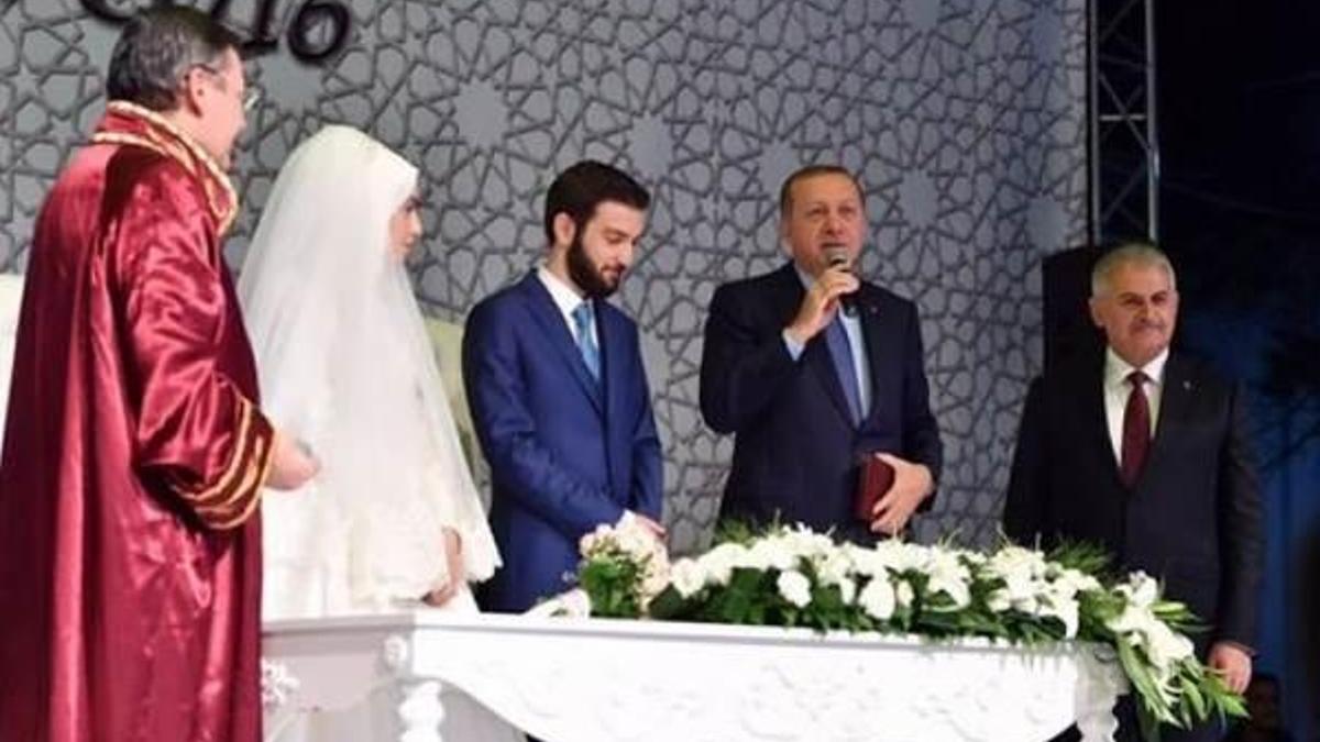 Cumhurbaşkanı Erdoğan ve Başbakan Yıldırım nikah şahidi oldu