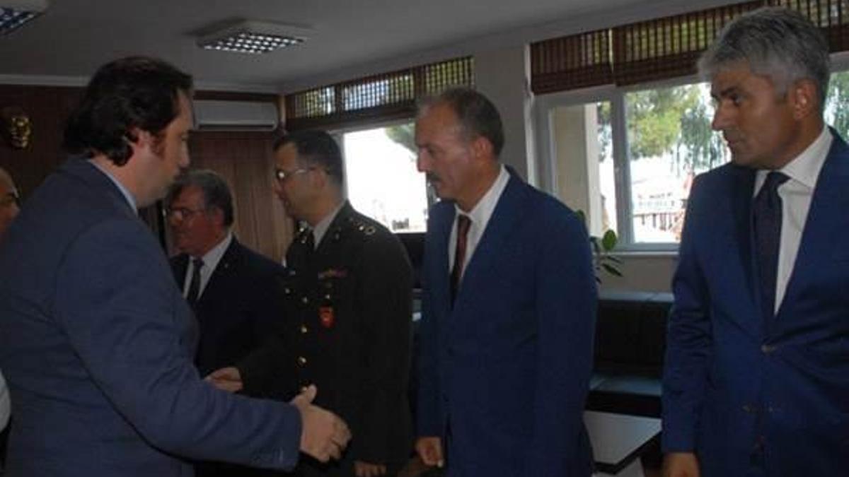 Şark kurnazlığı tartışması törene sıçradı