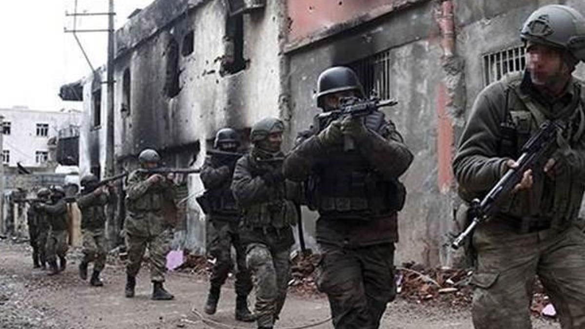 Nusaybin PKK terörünün hain tuzaklarından temizleniyor