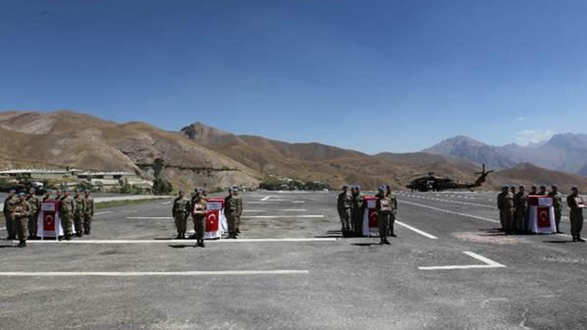 Şehitlerimizi uğurluyoruz