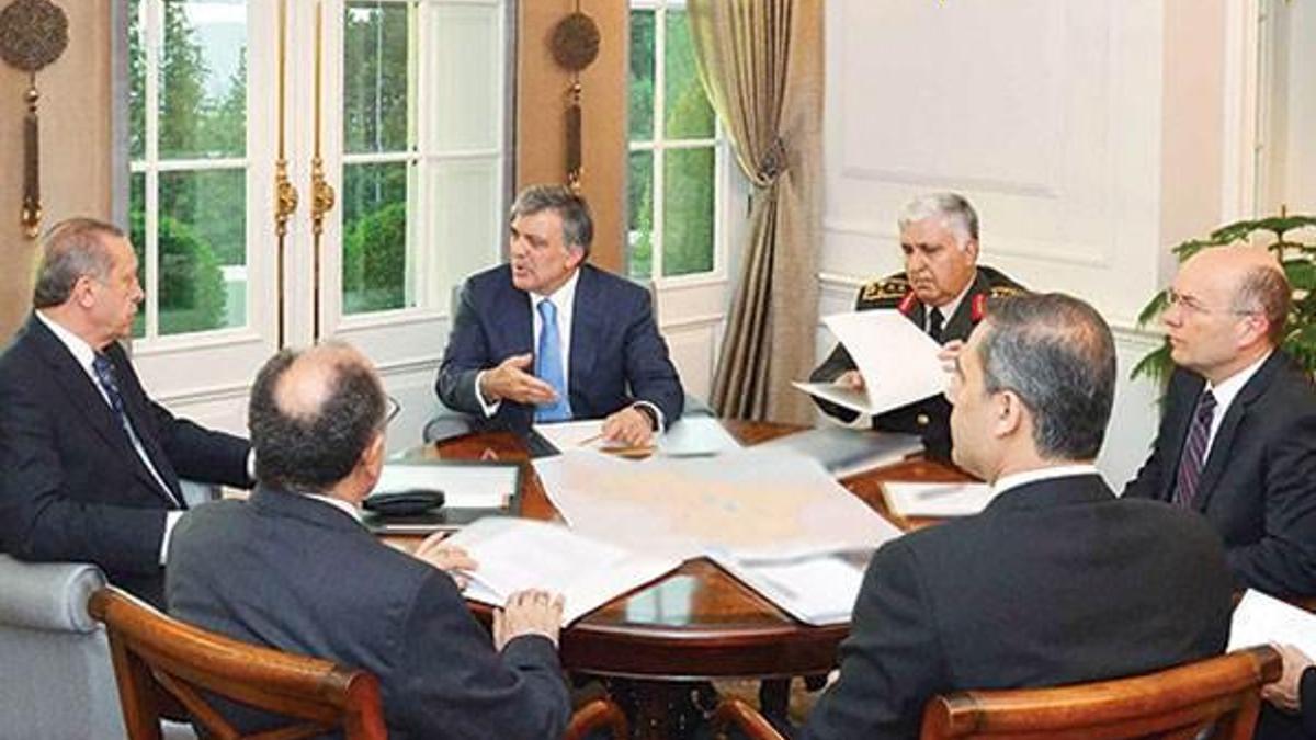 FETÖ'cü polisten inanılmaz itiraflar: MGK'yı da dinledik, bakanın cebine not koyduk