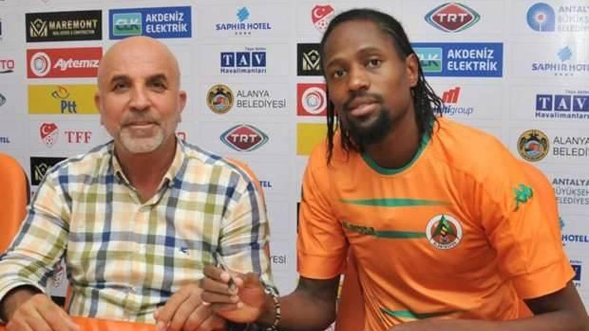 Abdoulaye Ba: Fenerbahçe'nin yeni transferleri benden iyi değil