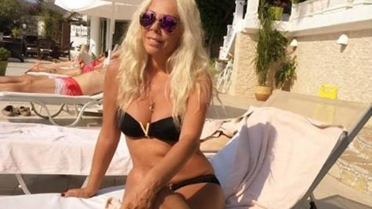 58 yaşında bikini giydi!