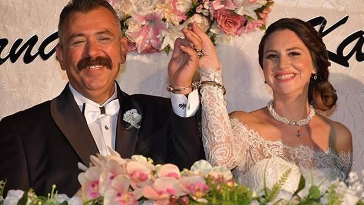 Cumhuriyet savcısına nikahta kelepçe