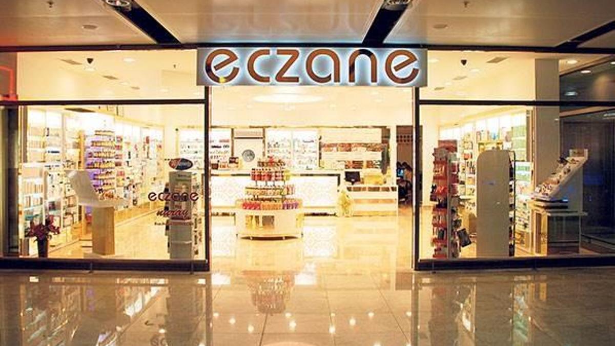 Eczanelere 100 milyon liralık tabela külfeti