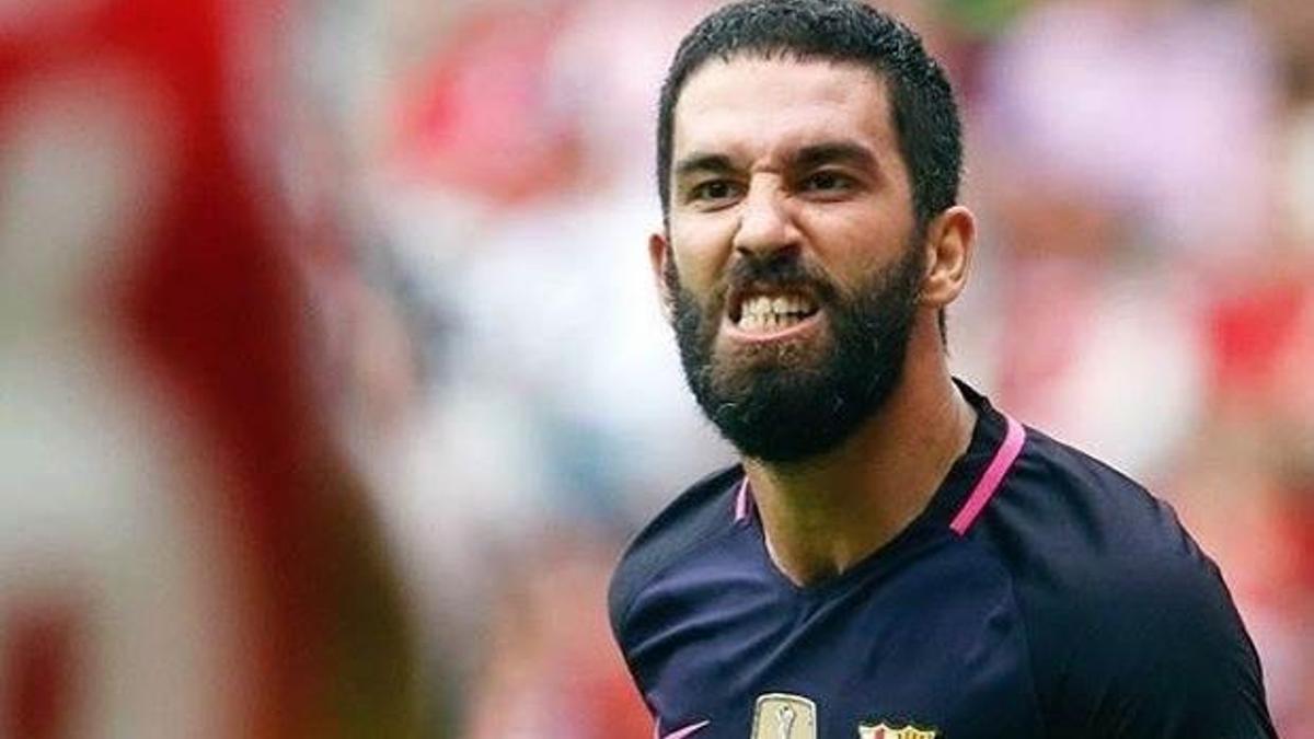 Arda Turan, Instagram takipçisine sert çıktı!