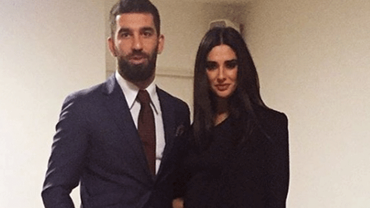 Aslıhan Doğan, Instagram'a geri döndü