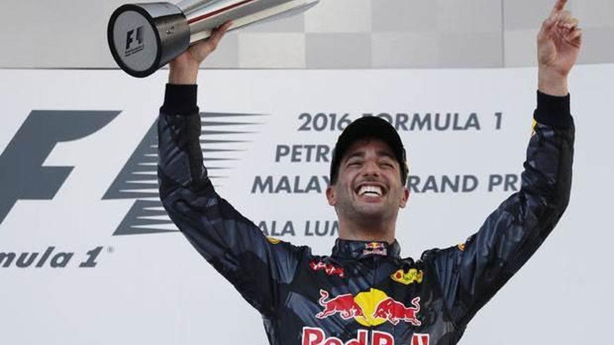 Olaylı yarışta zafer Daniel Ricciardo'nun oldu