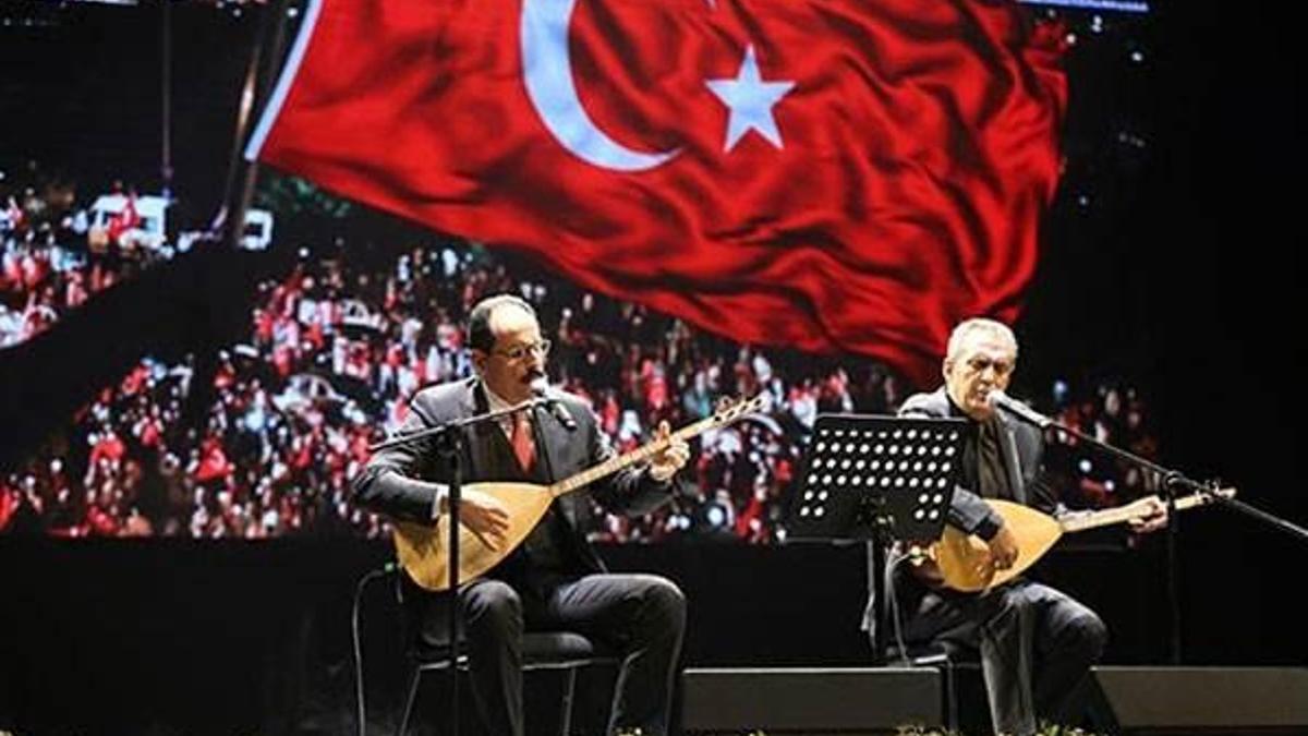Kahramanlar için söylediler!