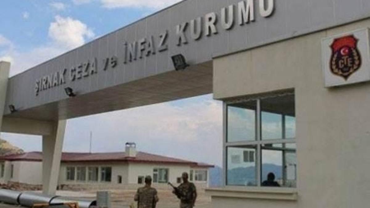 Cezaevinde çıkan yangında yaralanan 16 yaşındaki tutuklu öldü