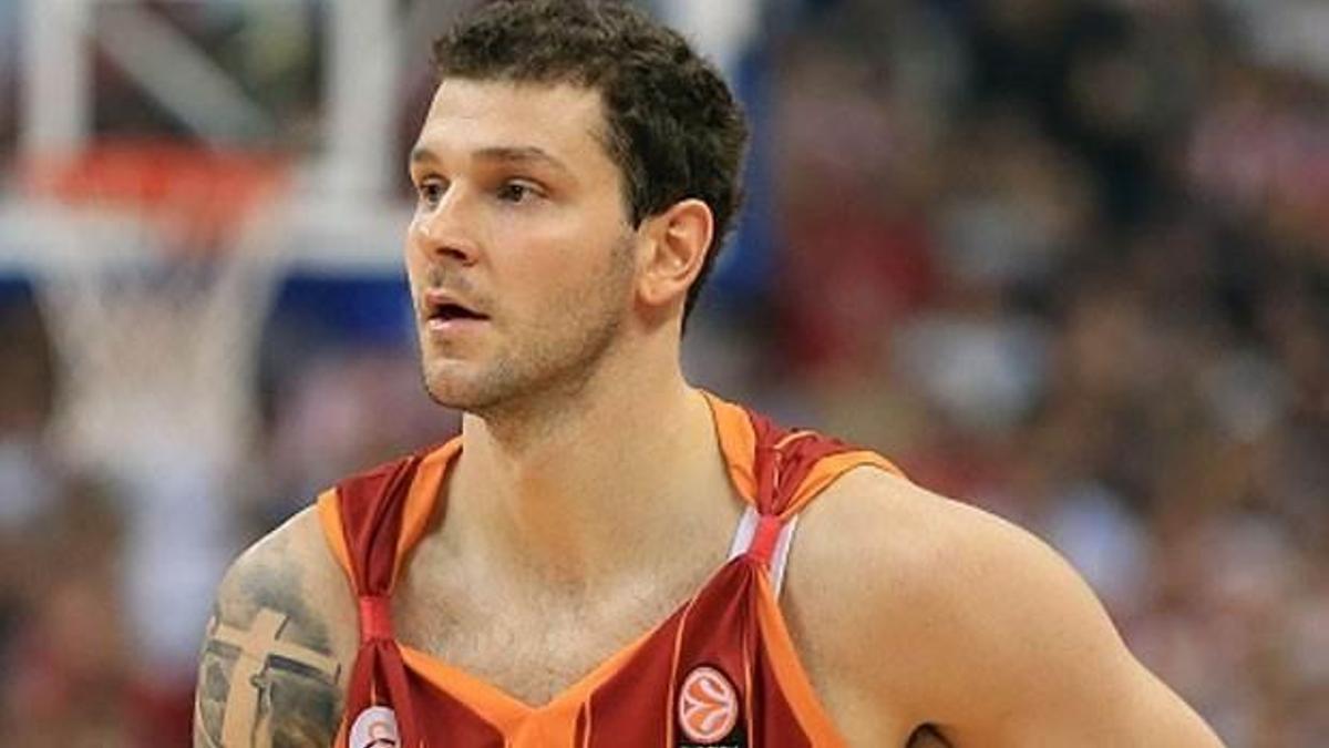 Micov, salonlara dönüyor