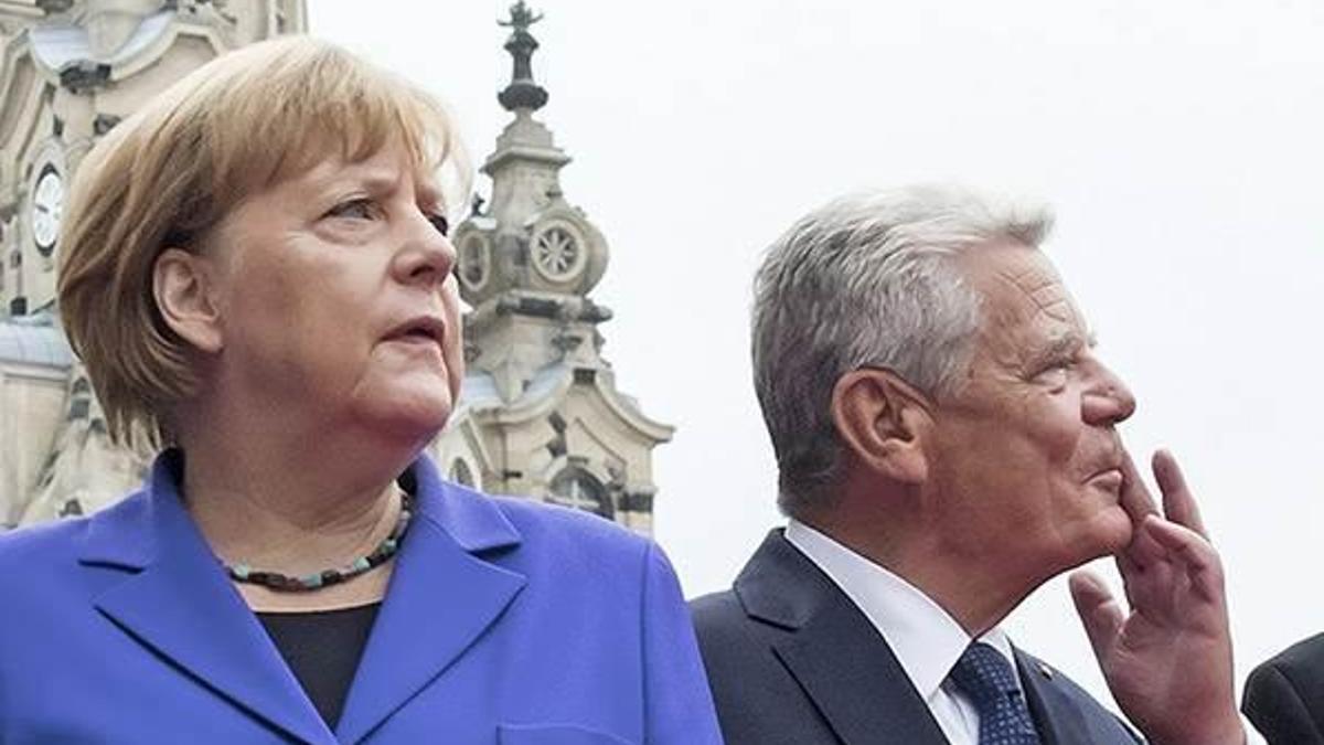 Merkel ve Gauck'tan geçmiş olsun