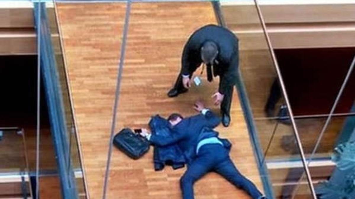 AP'de yumruklu kavga!