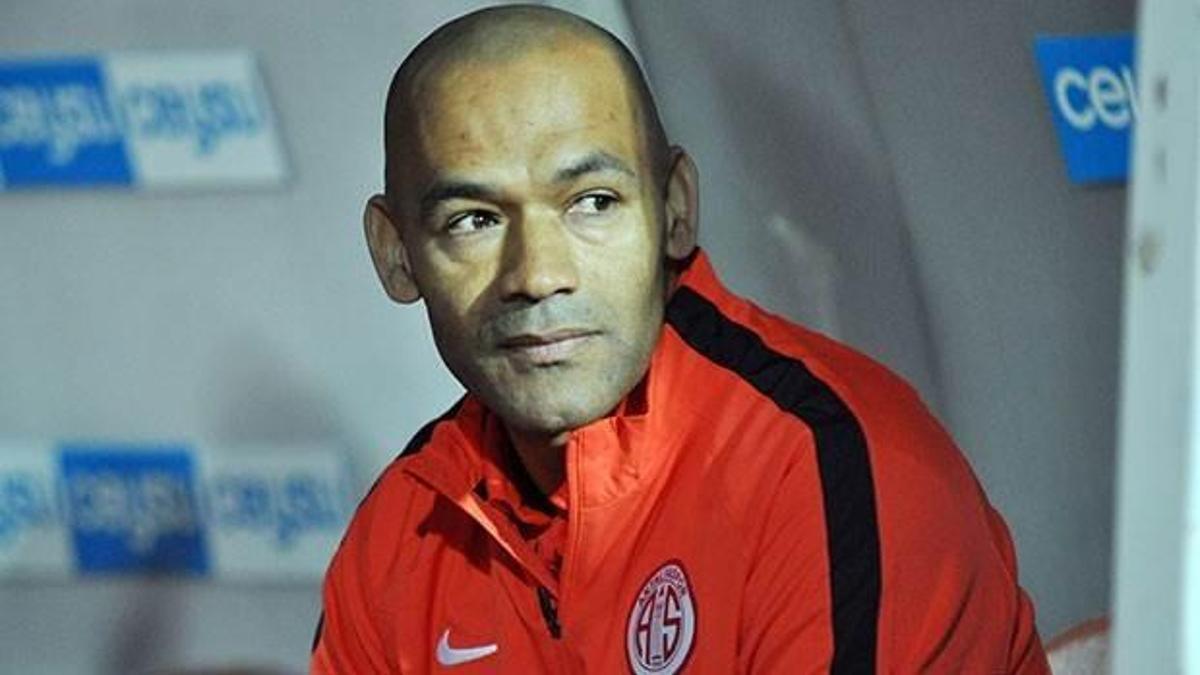 Antalya'da Jose Morais ile yollar ayrıldı
