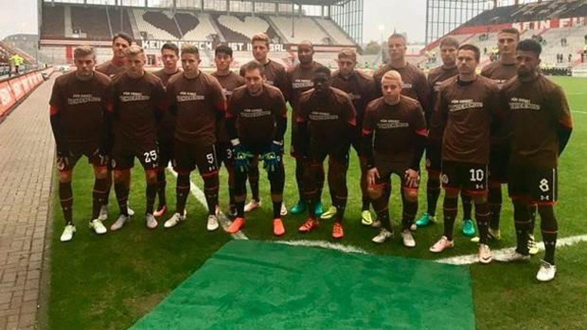 Türk futbolculardan 'Deniz Naki' tepkisi