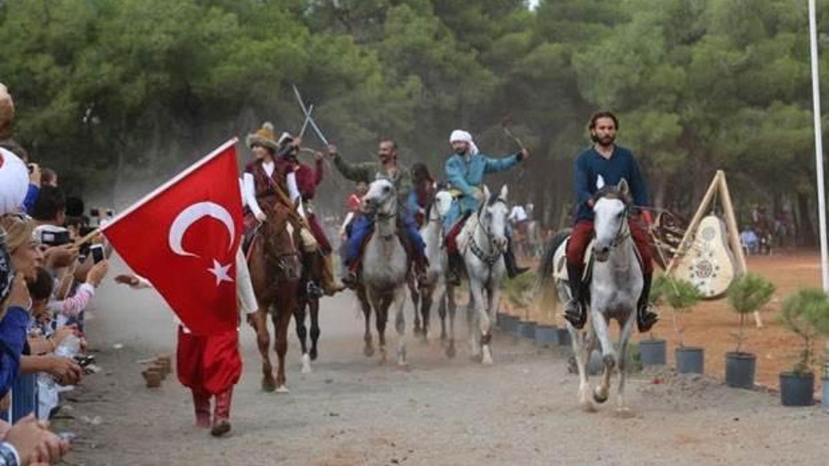 Avrasya Uluslararası Geleneksel Okçuluk Müsabakaları Adana'nın Yüreğir İlçesi'nde başladı