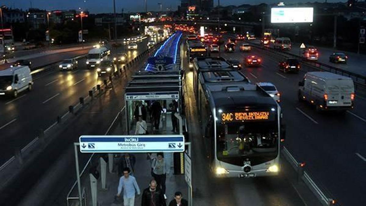 ‘Metrobüste ters yön uygulaması kaldırılmalı’