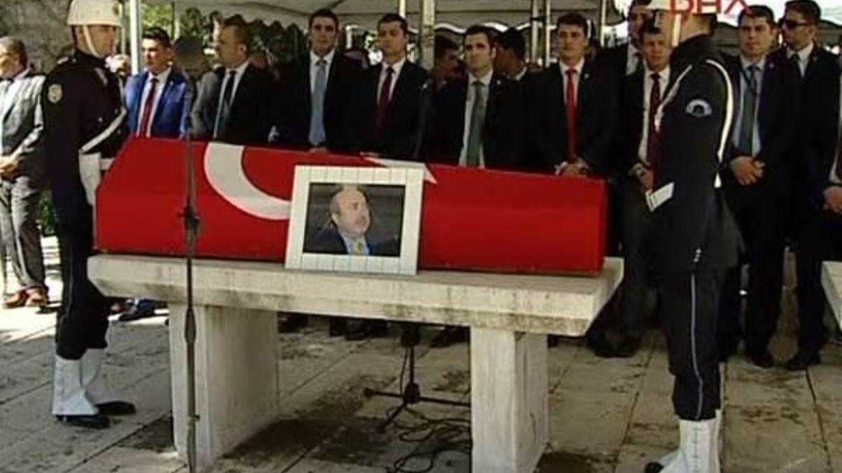 Kemal Unakıtan son yolculuğuna uğurlanıyor