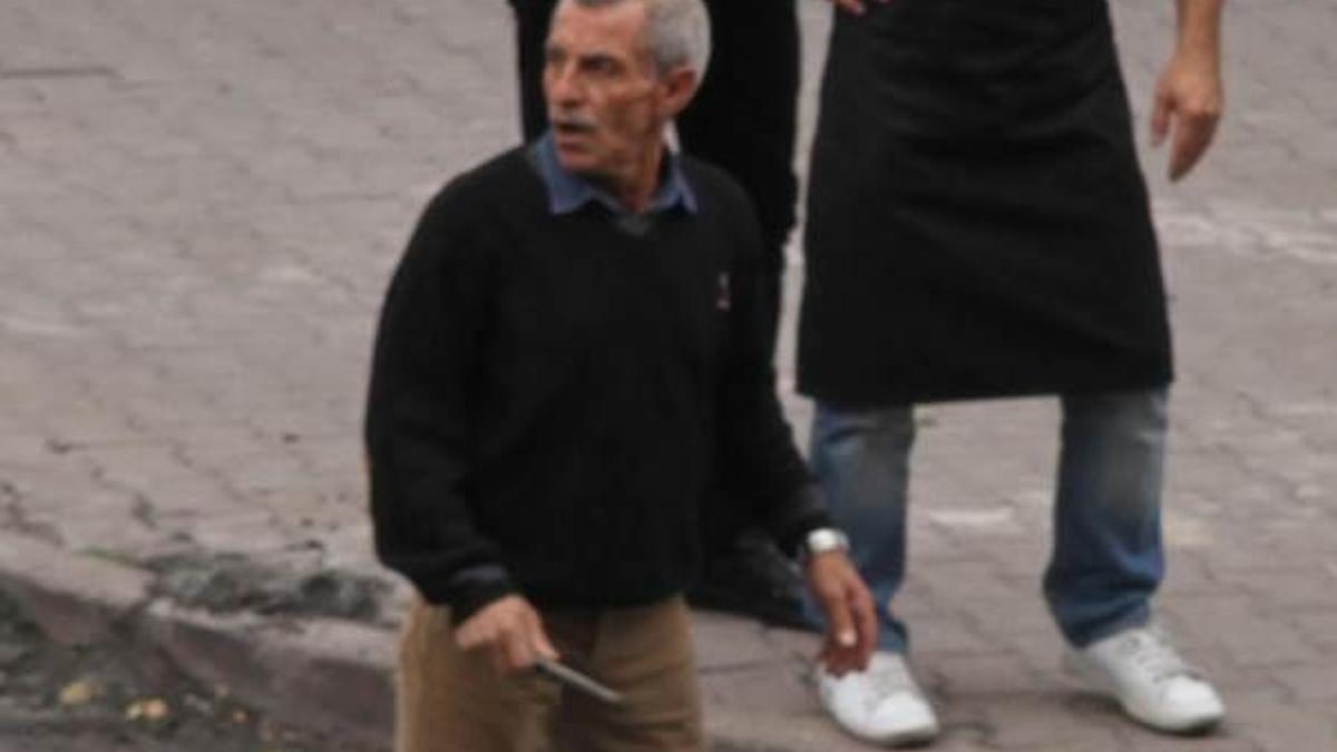 Eli bıçaklı servis sürücüsünü öğrenciler yatıştırdı
