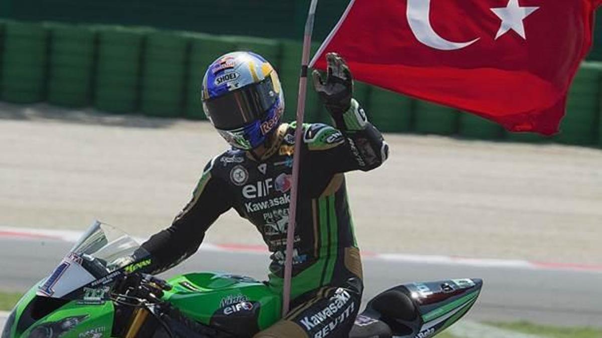 Sofuoğlu şampiyonluk için piste çıkıyor