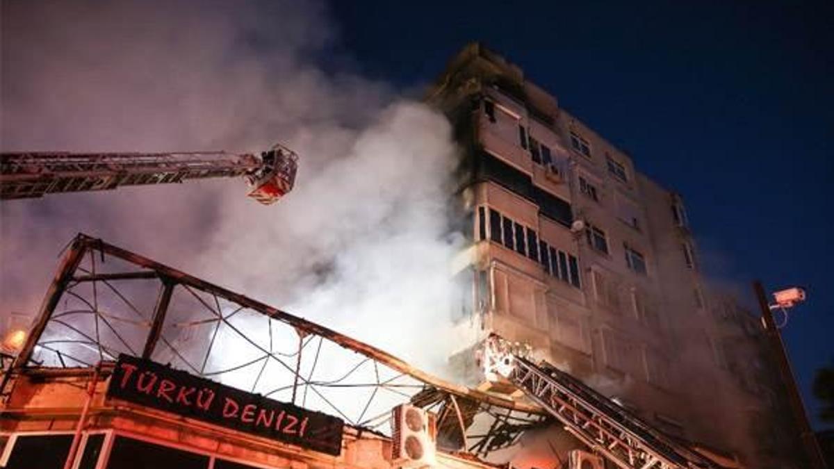 Kartal'da iş yeri yangını: 1 yaralı