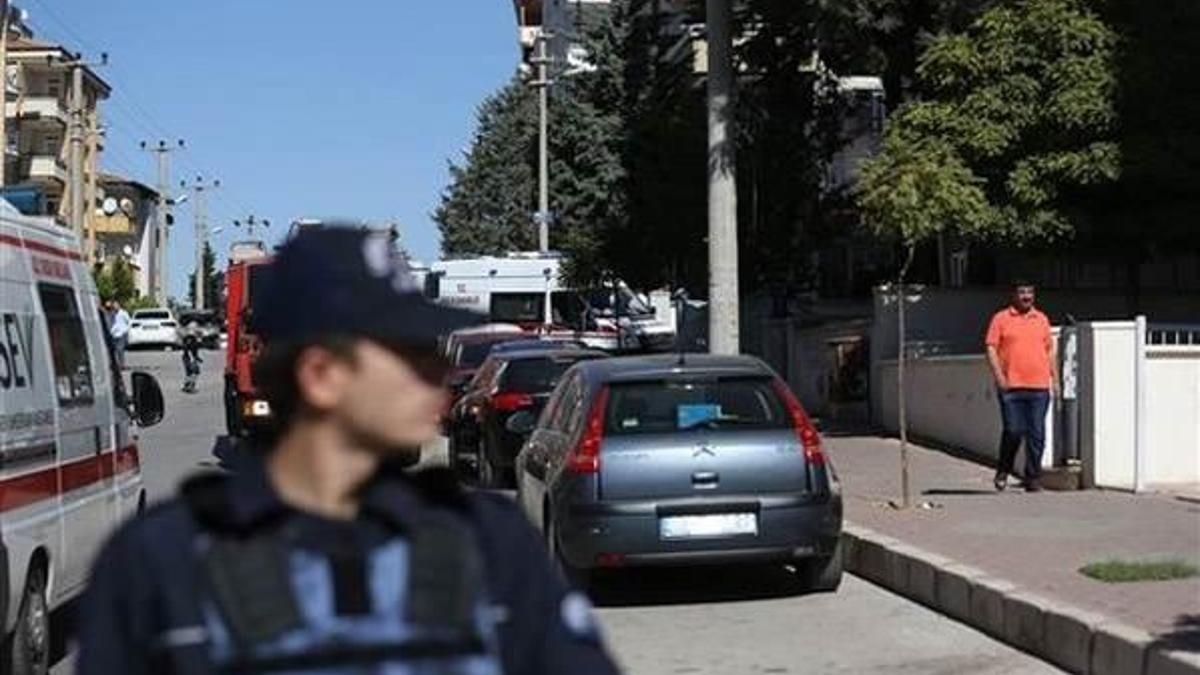Gaziantep'te 2 canlı bomba kendini patlattı! Şehit ve yaralılar var