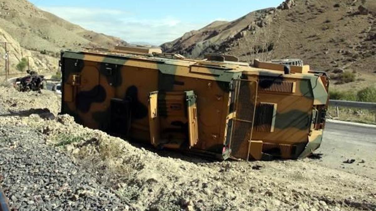 Erzincan'da askeri araç devrildi : 3 yaralı