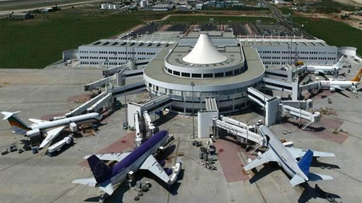 Antalya Havalimanı’nda 300 özel güvenlik görevlisinin iş akdi feshedildi