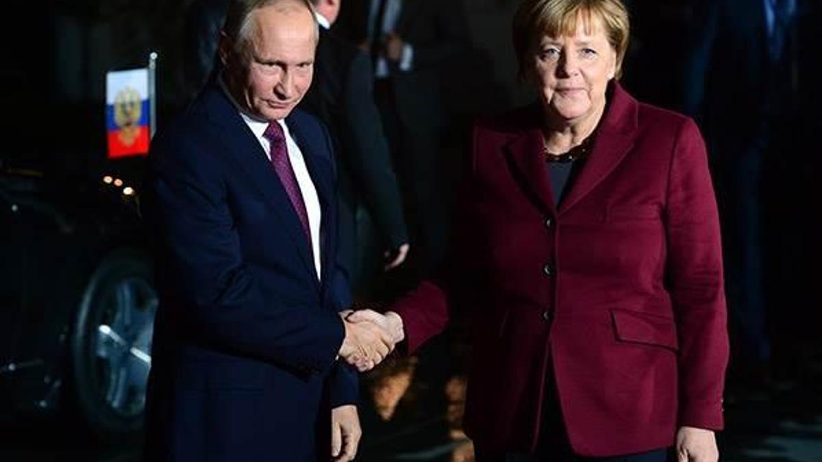 Putin-Merkel-Hollande Suriye için "açık ve sert" tartıştılar
