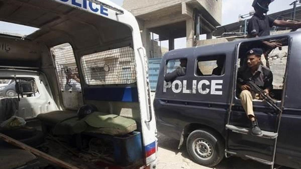 Polis, kadın muhabiri canlı yayında tokatladı