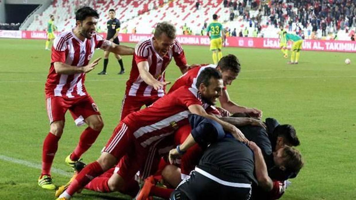 Sivasspor evinde güldü
