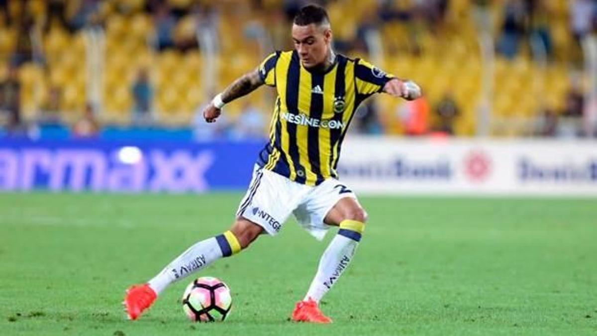 Fenerbahçe'den Van Der Wiel açıklaması